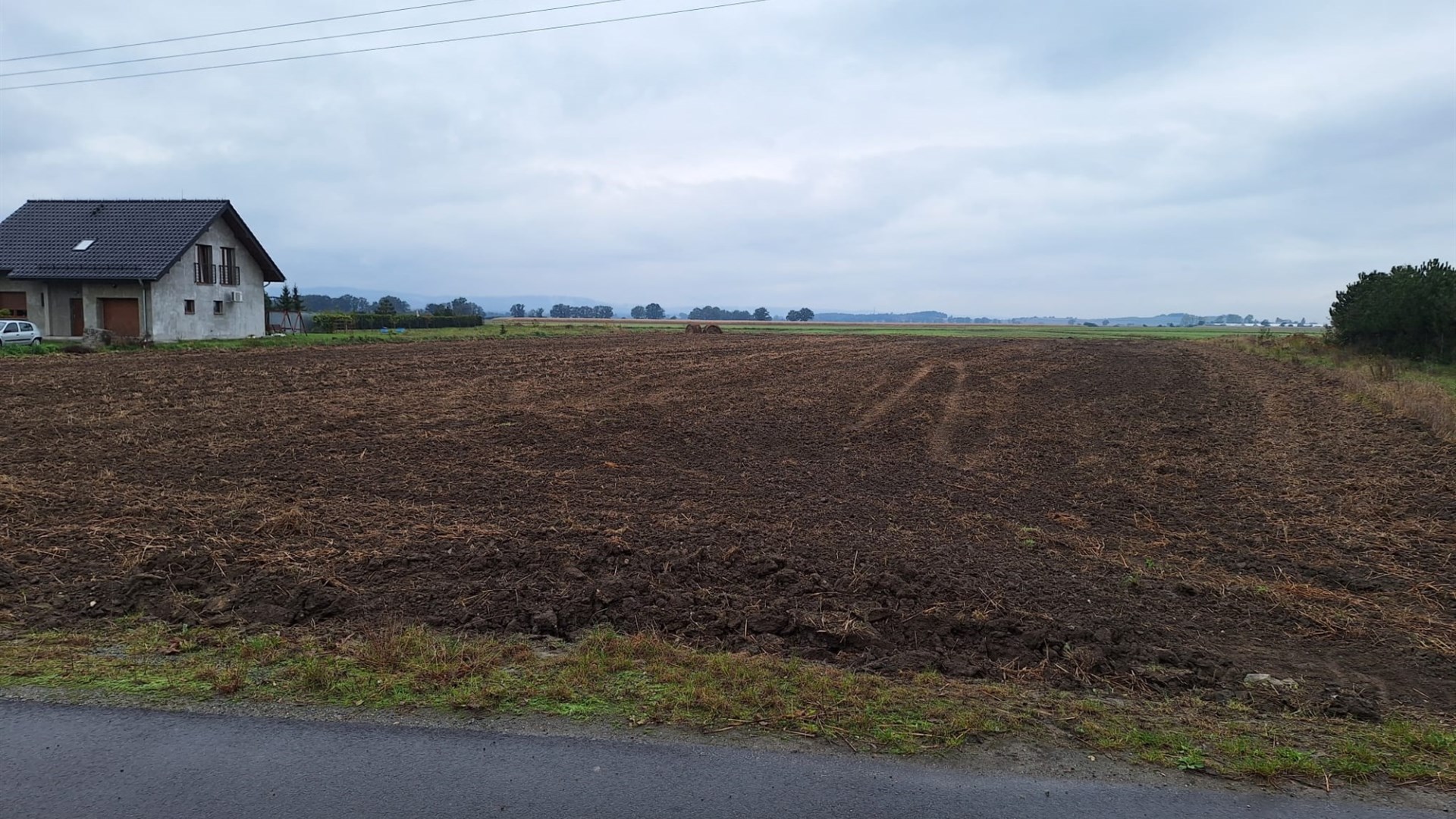 Działka na sprzedaż